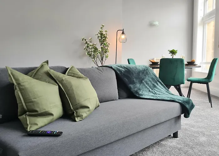 Royal Retreat Harrogate - Free Parking Nearby Ultra Fast Wifi