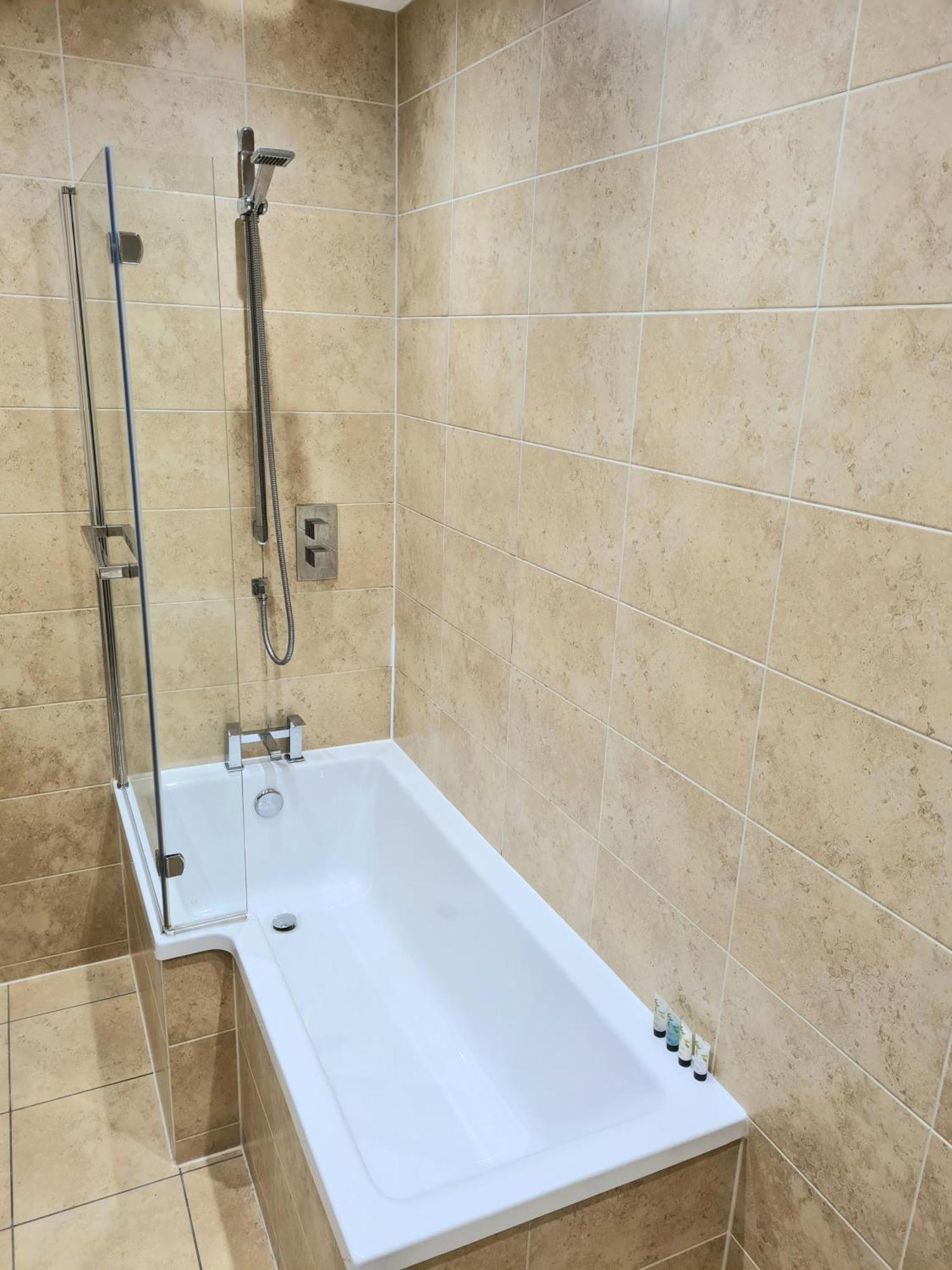 Royal Retreat - Free Parking Nearby Ultra Fast Wifi * Харрогейт