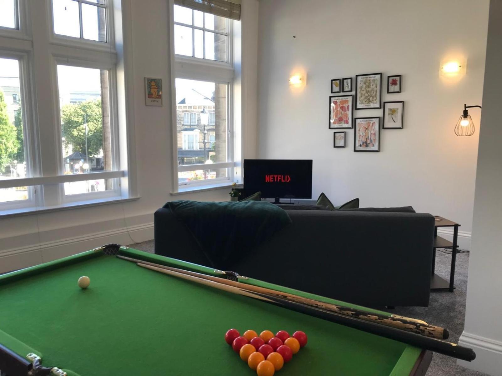 Royal Retreat - Free Parking Nearby Ultra Fast Wifi Харрогейт
